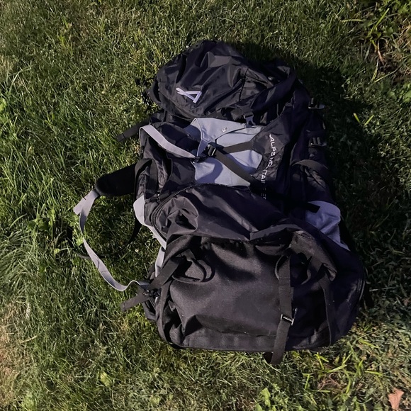 Alps Mountaneer expedition Black and Gray Backpack - Picture 4 of 7